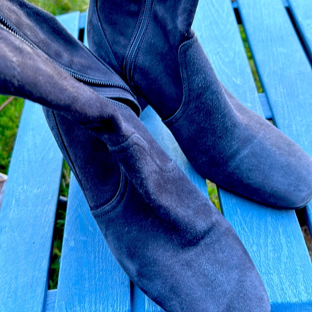 COPY - Aquatalia size 8 M grey suede ankle boots - Picture 3 of 9